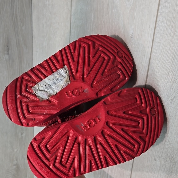Ugg Australia Kids Girl Red Sequin Hearts Leather Sheepskin Boots Shoes Sz 10 Td - Picture 12 of 12